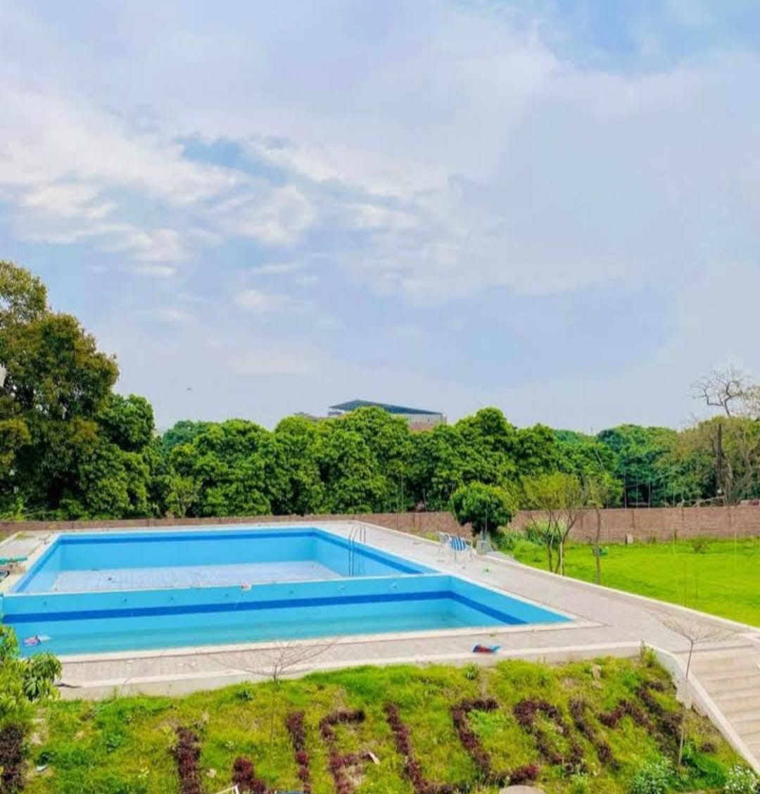 Pool View 4